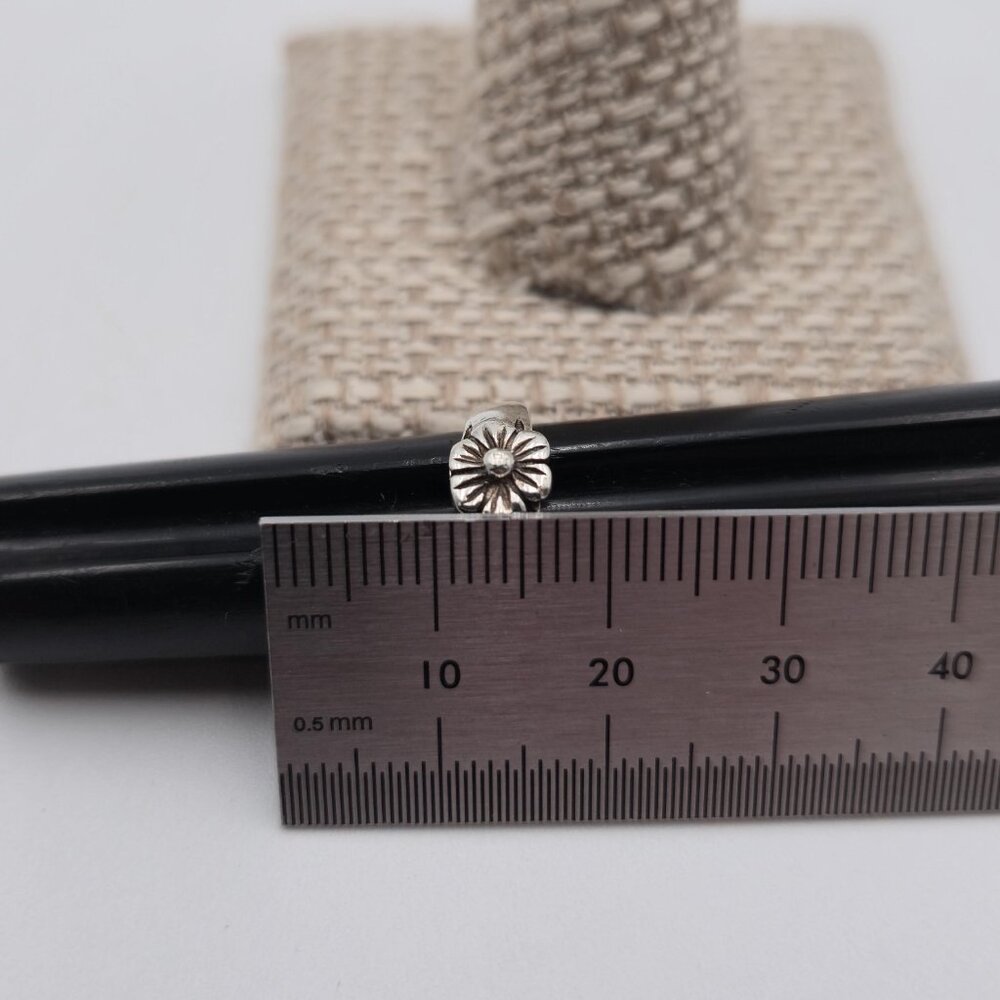 Size 3 Sterling Silver Adorable Single Flower Toe Band Ring A4195 - Picture 7 of 8